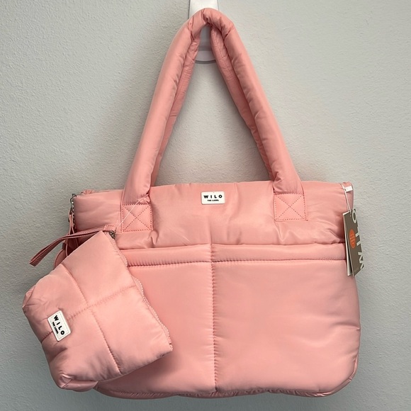 Wilo The Label | Front Pocket Travel Tote Bag w/ Matching Pouch & Bag Charm - Picture 1 of 13